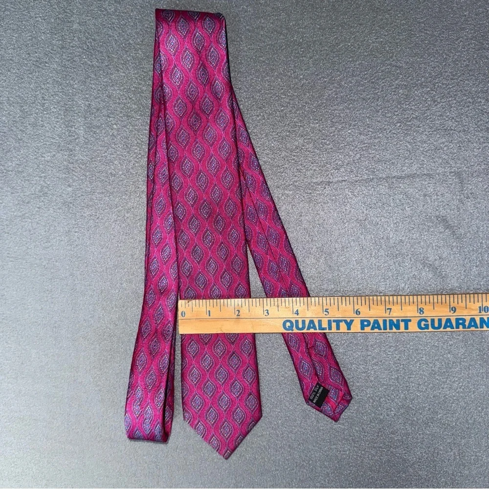 Egara 100% Silk Vibrant Pink Patterned‎ Men's Tie